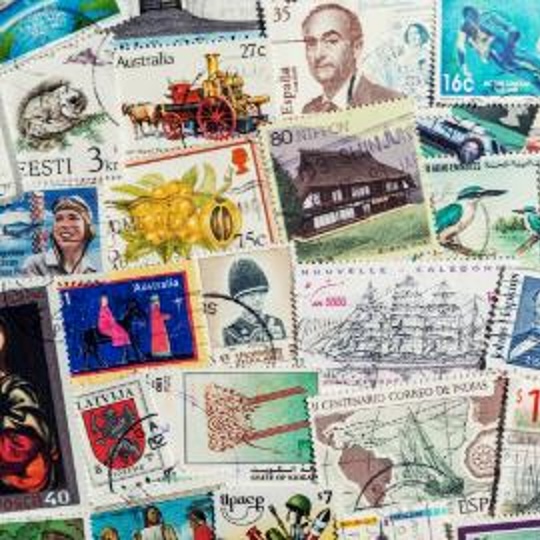 Colectionar de timbre si marci postale